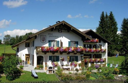 Bad Kohlgrub Apartment | Apartment Blumenzauber (2 beds) - Gästehaus Freihofer