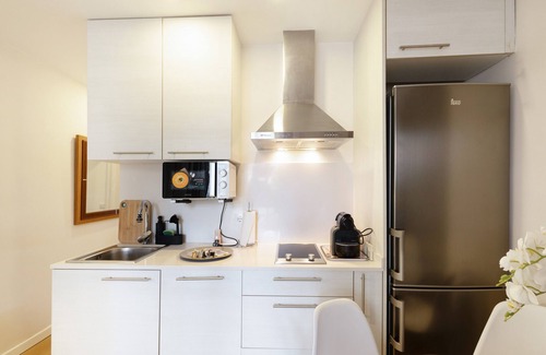Gava Apartment | Apartment 'Bonito Apartamento En Gava Mar' with Private Terrace, Wi-Fi and Air Conditioning