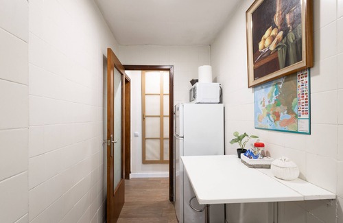 El Coll Apartment | Apartment "Bonito Piso Cerca de Park Guell" with Wi-Fi & A/C