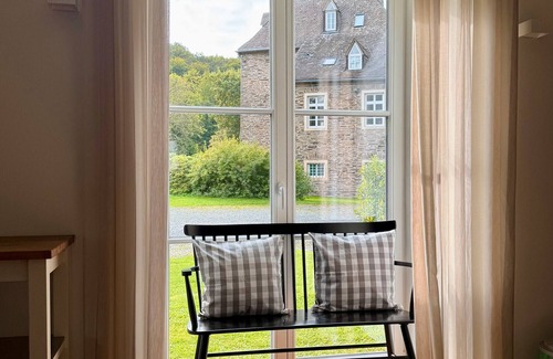 Eslohe Apartment | Apartment 'Brunnenhaus' with Private Terrace, Private Garden and Wi-Fi