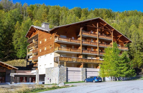 Allos Apartment | Apartment by Interhome