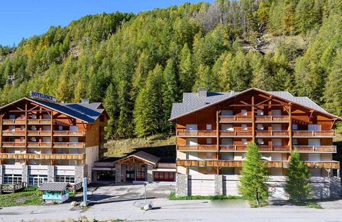 Allos Apartment | Apartment by Interhome