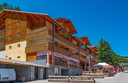 Allos Apartment | Apartment by Interhome