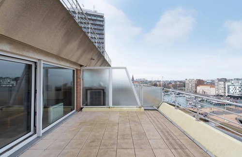 Mariakerke Apartment | Apartment by Sea with Marina Views