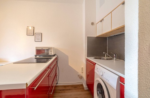 Le Port Apartment | Apartment 'Cosy Le Phoebus' with Balcony and Wi-Fi