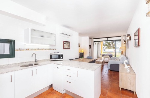 Cala'n Bosch Apartment | Apartment 'Cala´n Bosch Planta Bj' with Shared Pool, Private Terrace and Air Conditioning