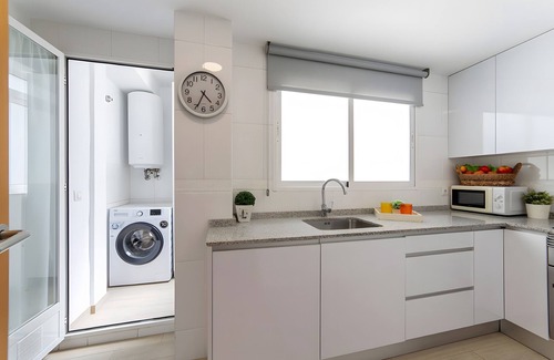Grao de Gandia Apartment | Apartment 'Calma Mar' with Shared Pool, Wi-Fi and Air Conditioning