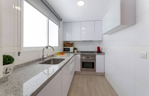 Grao de Gandia Apartment | Apartment 'Calma Mar' with Shared Pool, Wi-Fi and Air Conditioning
