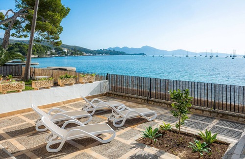 Puerto de Pollensa Apartment | Apartment 'Can Vidal Des Port' with Sea View, Private Terrace and Wi-Fi