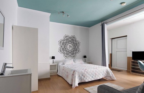 Praia da Vitoria Apartment | Apartment 'Cantinho Dos Remédios' with Mountain View, Wi-Fi and Air Conditioning