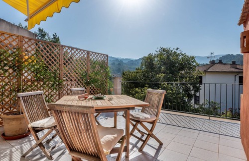 Soller Apartment | Apartment Carla Close to Beach with Large Balcony, Mountain View, Wi-Fi & Air Conditioning