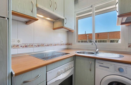Carranque Apartment | Apartment 'Carlos Haya' with Wi-Fi and Air Conditioning