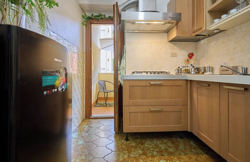 Massa Marittima Apartment | Apartment 'Carmelita' with Balcony and Wi-Fi