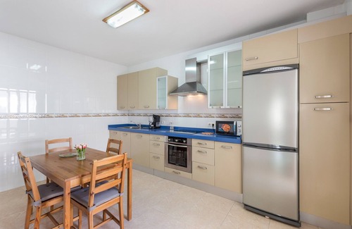 Mazarron Apartment | Apartment 'Carolina De Luxe' with Shared Terrace, Balcony and Wi-Fi
