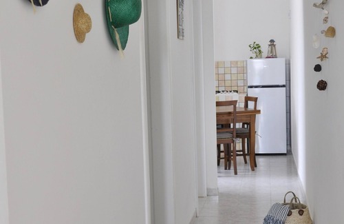 Lido Marini Apartment | Apartment 'Casa Dei Marini' with Private Terrace, Wi-Fi and Air Conditioning