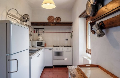 Pescia Apartment | Apartment 'Casa Di Pietro' with Mountain View, Shared Pool and Wi-Fi