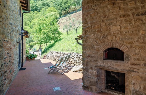 Pescia Apartment | Apartment 'Casa Di Pietro' with Mountain View, Shared Pool and Wi-Fi