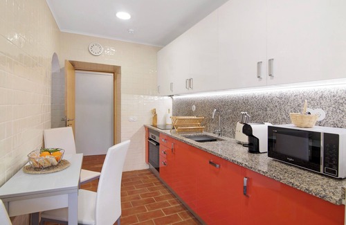 Tavira Apartment | Apartment 'Casa Do Livramento Avós' with Shared Pool, Wi-Fi and Air Conditioning