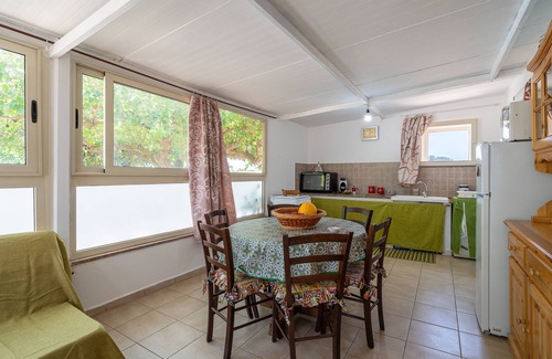 Noto Apartment | Apartment 'Casa Fenicottero Longarini' with Private Terrace, Wi-Fi and Air Conditioning