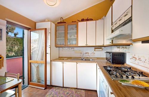 Arenzano Apartment | Apartment "Casa Giuditta - Arenzanohost" with Sea View, Balcony & Wi-Fi