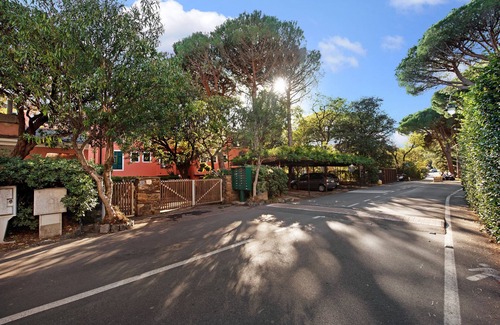 Arenzano Apartment | Apartment "Casa Giuditta - Arenzanohost" with Sea View, Balcony & Wi-Fi