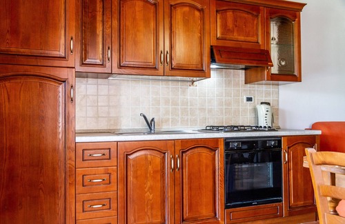 La Pesta Apartment | Apartment 'Casa Vacanza Il Carpignone 2' with Lake View, Pool and Garden