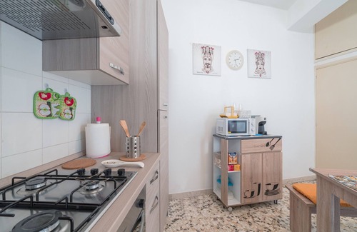 Santa Lucia Apartment | Apartment "Casa Jerone" with Balcony and Wi-Fi