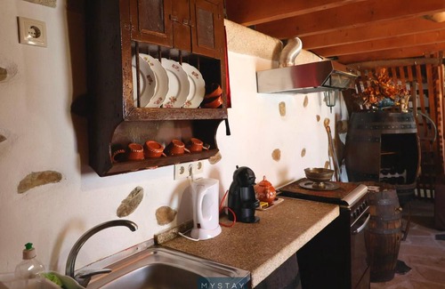 Molares Apartment | Apartment 'Casa Alto Das Fragas' with Mountain View, Wi-Fi and Air Conditioning