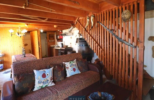 Molares Apartment | Apartment 'Casa Alto Das Fragas' with Mountain View, Wi-Fi and Air Conditioning