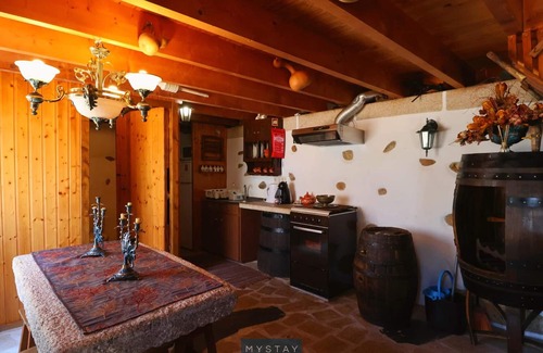 Molares Apartment | Apartment 'Casa Alto Das Fragas' with Mountain View, Wi-Fi and Air Conditioning