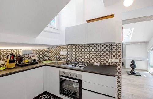 Arenzano Apartment | Apartment 'Casa Raffaella' with Private Terrace and Air Conditioning