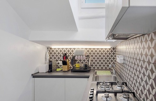 Arenzano Apartment | Apartment 'Casa Raffaella' with Private Terrace and Air Conditioning