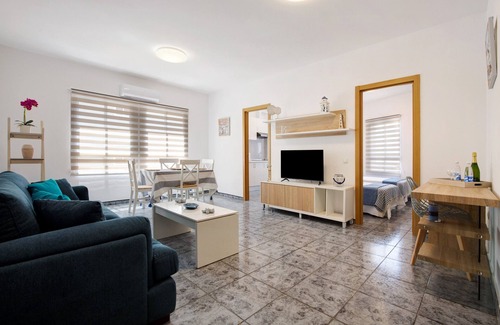 Gran Tarajal Apartment | Apartment Casa Relax with Air Conditioning and Wi-fi