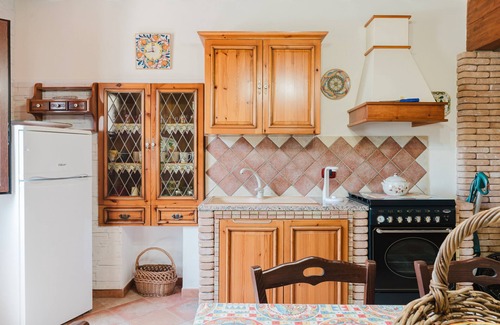 Sciacca Apartment | Apartment 'Casa Vacanze 4 Pileri - Marchese' with Mountain View, Shared Pool and Wi-Fi