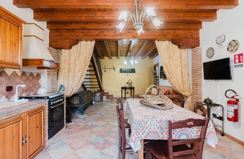 Sciacca Apartment | Apartment 'Casa Vacanze 4 Pileri - Marchese' with Mountain View, Shared Pool and Wi-Fi