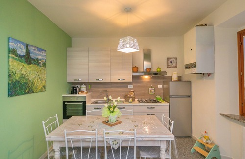 Volterra Apartment | Apartment 'Casa Vacanze Podere San Giusto' with Private Terrace, Private Garden and Wi-Fi