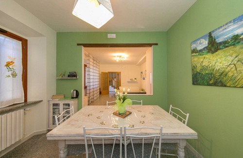 Volterra Apartment | Apartment 'Casa Vacanze Podere San Giusto' with Private Terrace, Private Garden and Wi-Fi