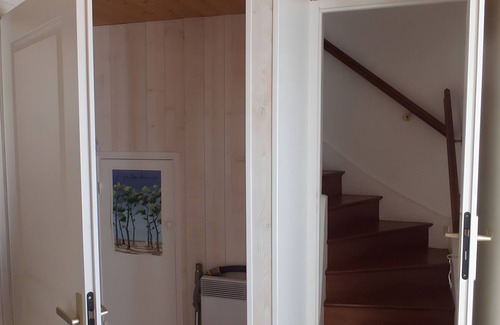Ars-en-Re Apartment | Apartment 'Centre Village' with Wi-Fi