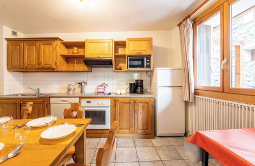 Le Bettaix Apartment | Apartment 'Chalet Le Choucas N°2' with Mountain View, Balcony and Wi-Fi