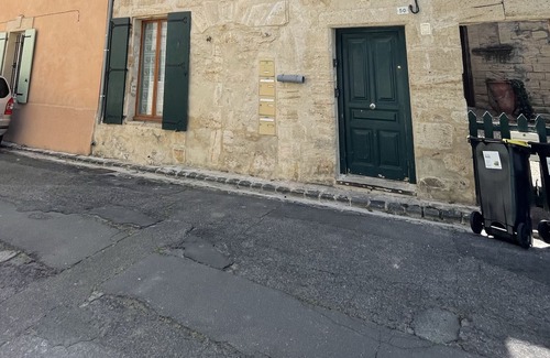 Valros Apartment | Apartment 'Charmant Appartement' with Wi-Fi
