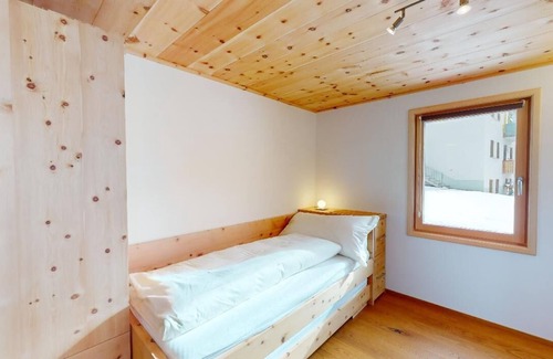Pontresina Apartment | Apartment Chesetta - Newly Renovated Studio in a Quiet Location in Pontresina