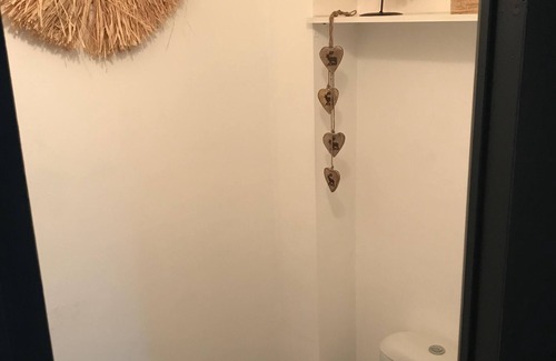 Maraussan Apartment | Apartment-City-Ensuite with Bath-Garden view
