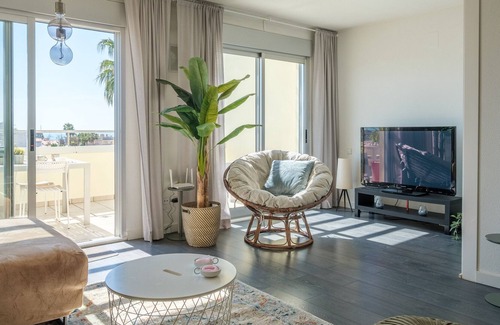Vinaros Apartment | Apartment 'Cobysol' with Sea View, Wi-Fi and Air Conditioning