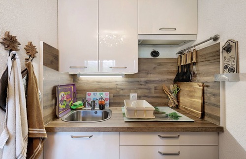 Sainte-Leocadie Apartment | Apartment 'Cocoon for Two in the Mountains' with Mountain View, Balcony and Wi-Fi
