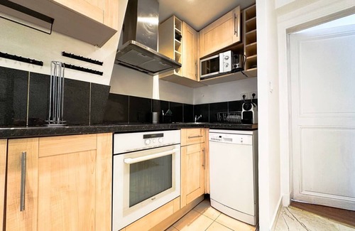 8th Arrondissement Apartment | Apartment Colisée, next to Avenue Champs Elysées
