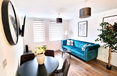 Northern Quarter Apartment | Apartment Comfort-Private Bathroom-Street View