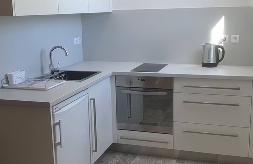 Lambesc Apartment | Apartment-Comfort-Terrace-Private Bathroom