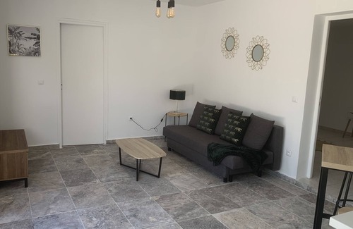 Lambesc Apartment | Apartment-Comfort-Terrace-Private Bathroom