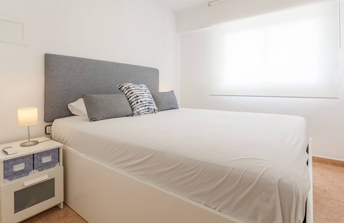 Sant Pol De Mar Apartment | Apartment "Con Piscina y Playa" with Shared Pool & Wi-Fi
