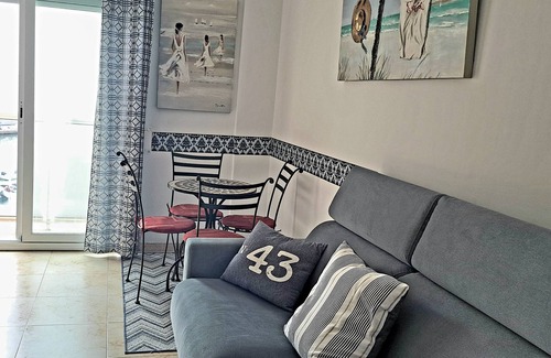 L'Ampolla Apartment | Apartment 'Constance' with Sea View, Wi-Fi and Air Conditioning